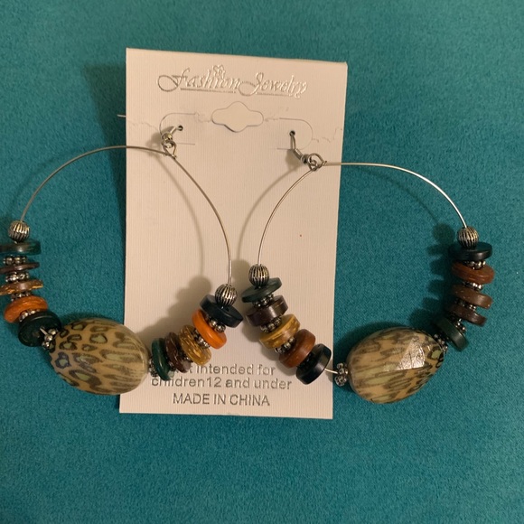 Fashion Earrings - Picture 1 of 3